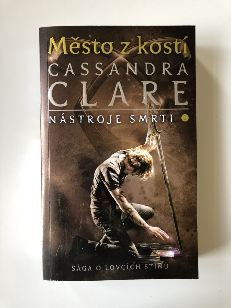Levně Nástroje smrti: Město z kostí (1) Měkká (2019)