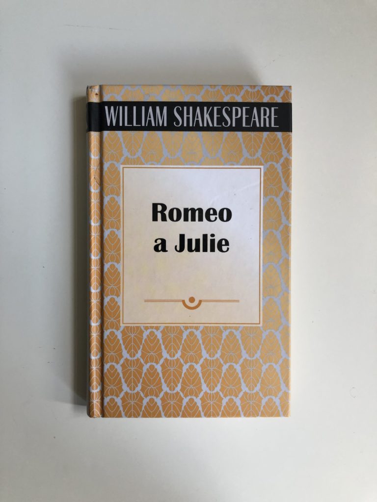 Levně Romeo a Julie Pevná