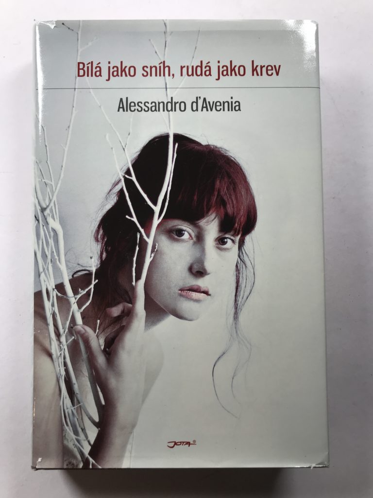 Bílá jako sníh, rudá jako krev