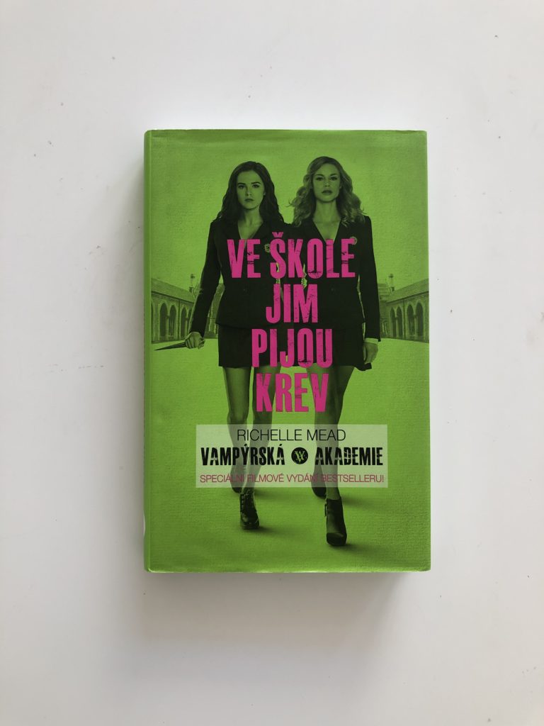 Vampýrská akademie Pevná