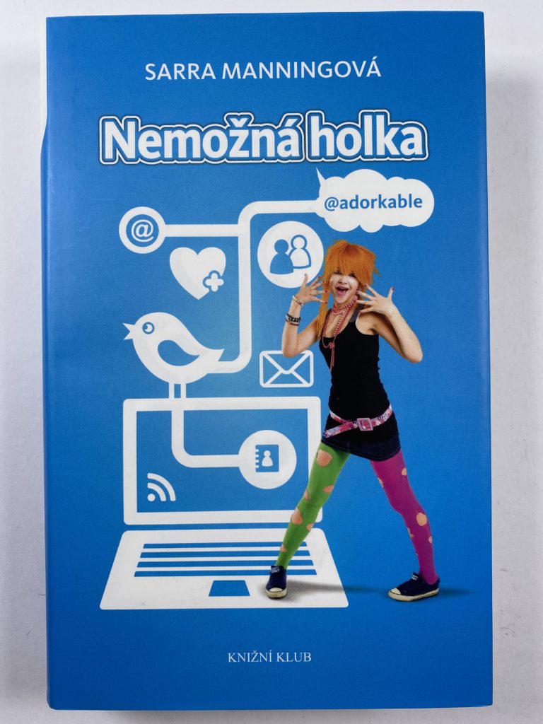 Nemožná holka @ adorkable Pevná (2013)