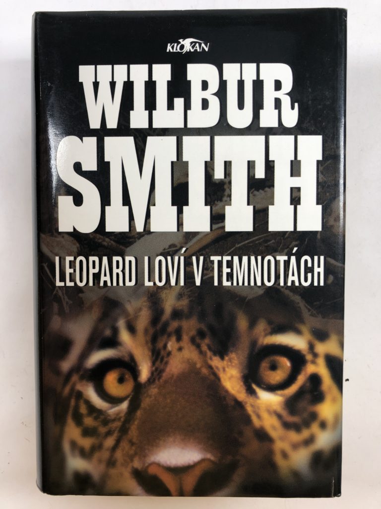 Leopard loví v temnotách