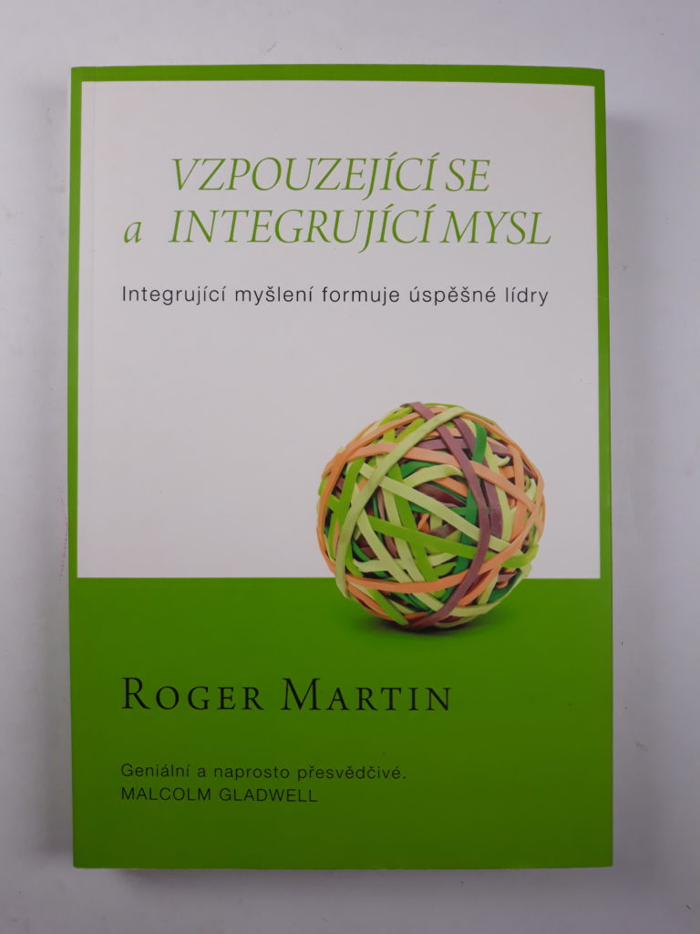 Vzpouzející se a integrující mysl