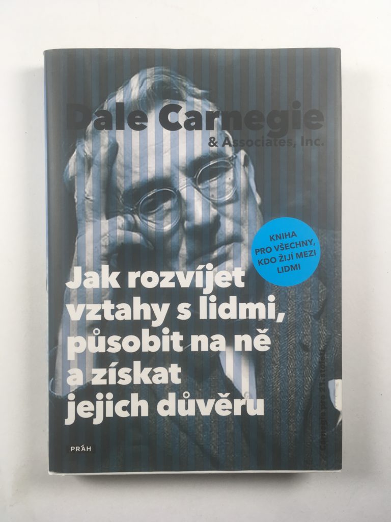 Jak rozvíjet vztahy s lidmi, působit na ně a získat jejich důvěru Pevná