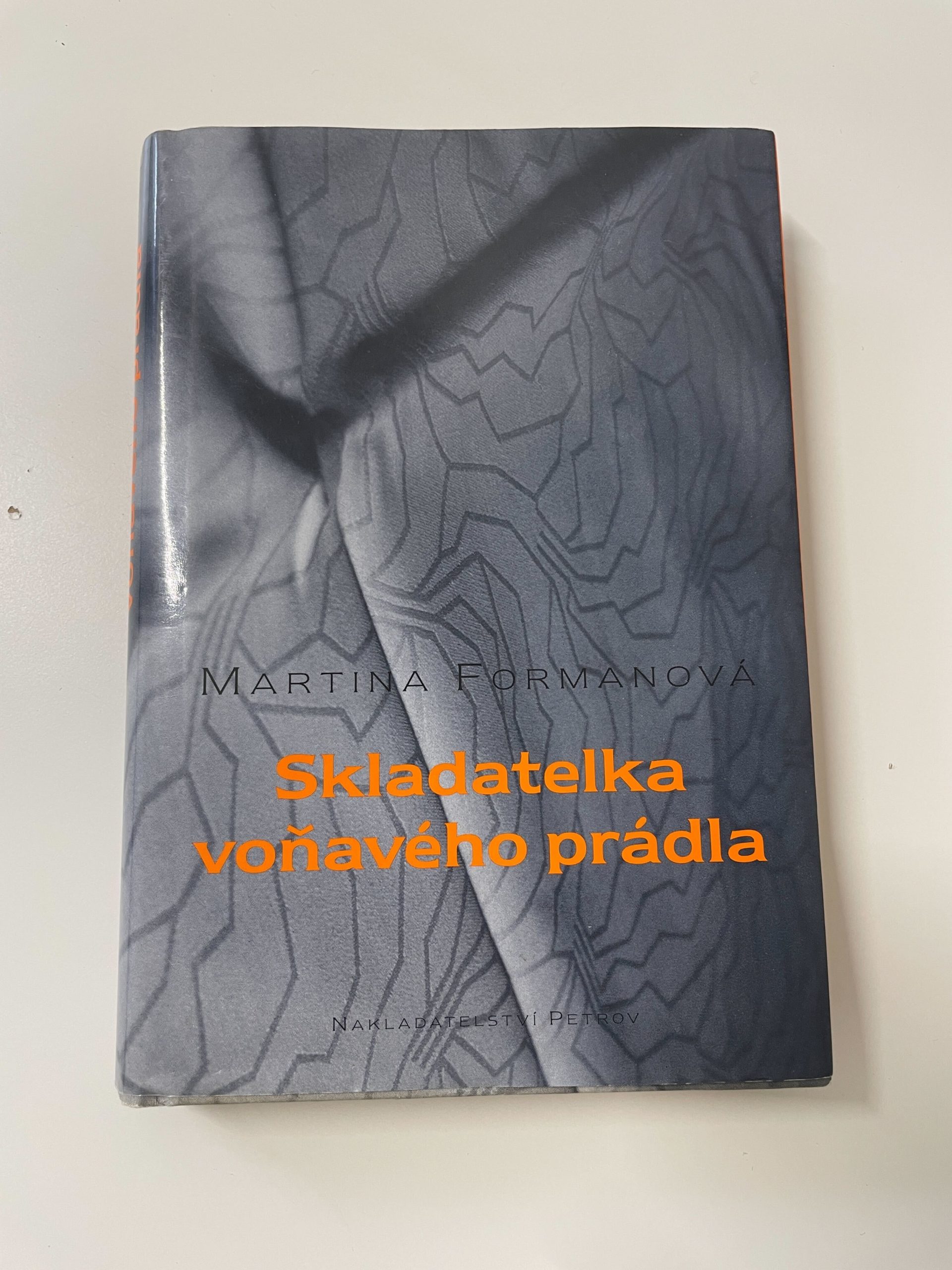 Skladatelka voňavého prádla Pevná (2002)