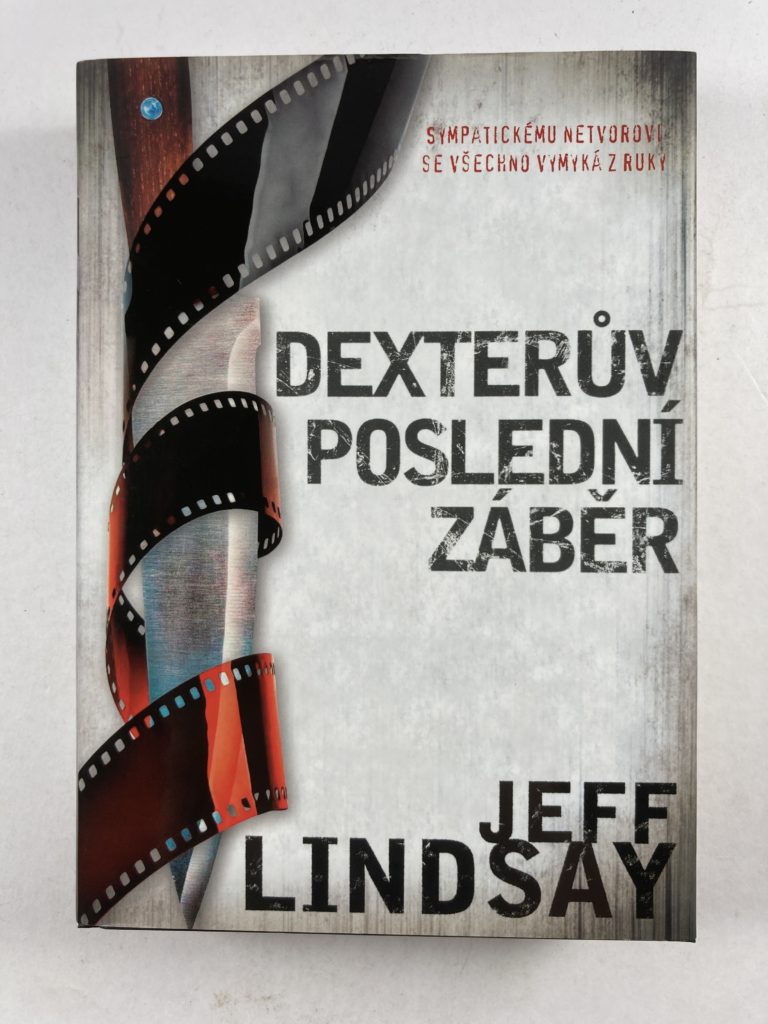 Levně Dexterův poslední záběr
