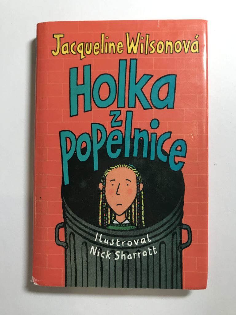 Levně Holka z popelnice Pevná
