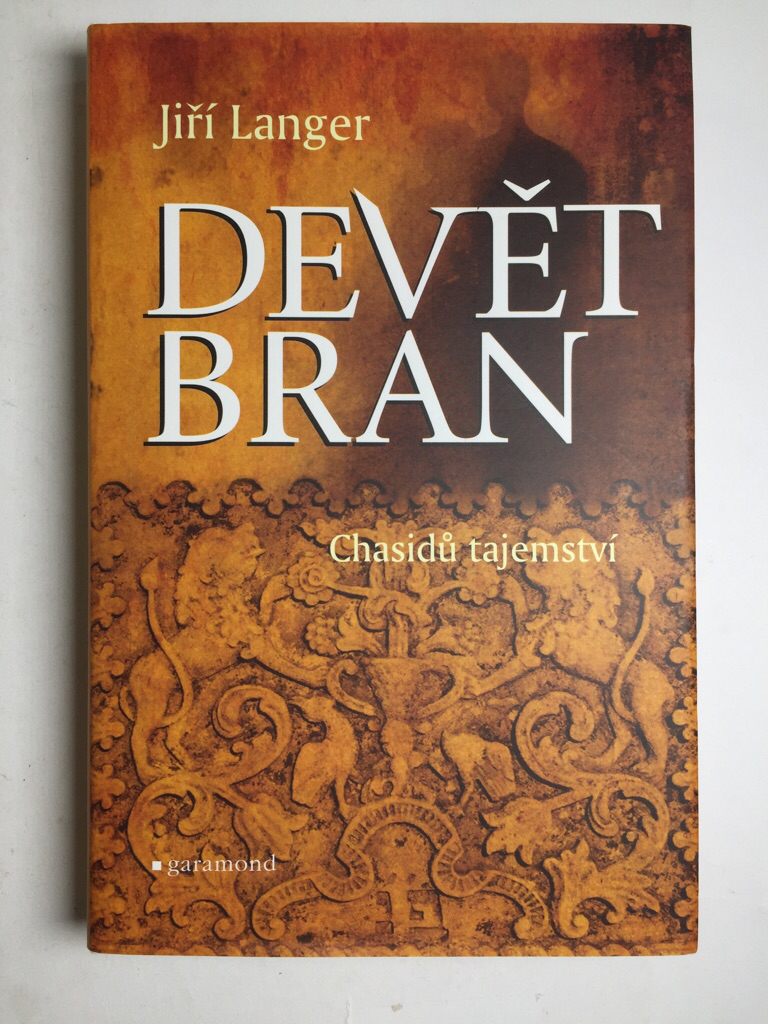 Levně Devět bran