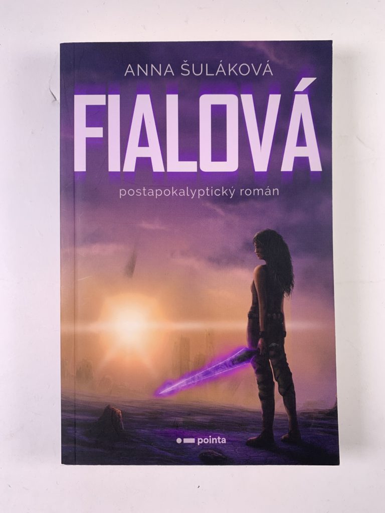 Levně Fialová
