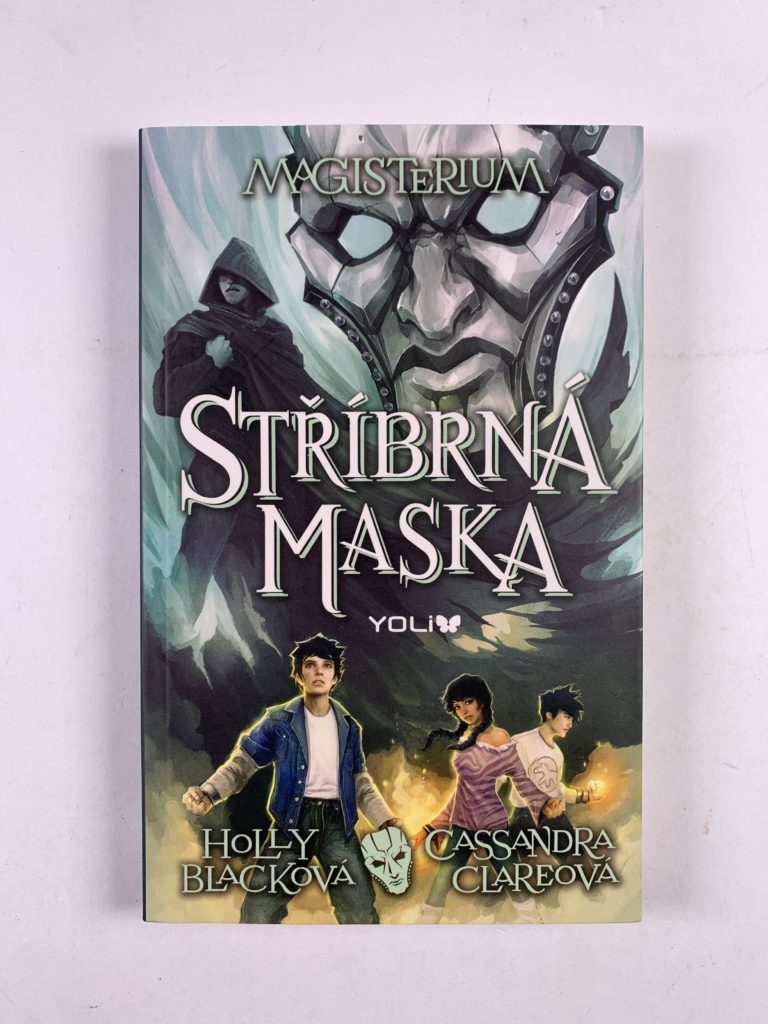 Levně Stříbrná maska