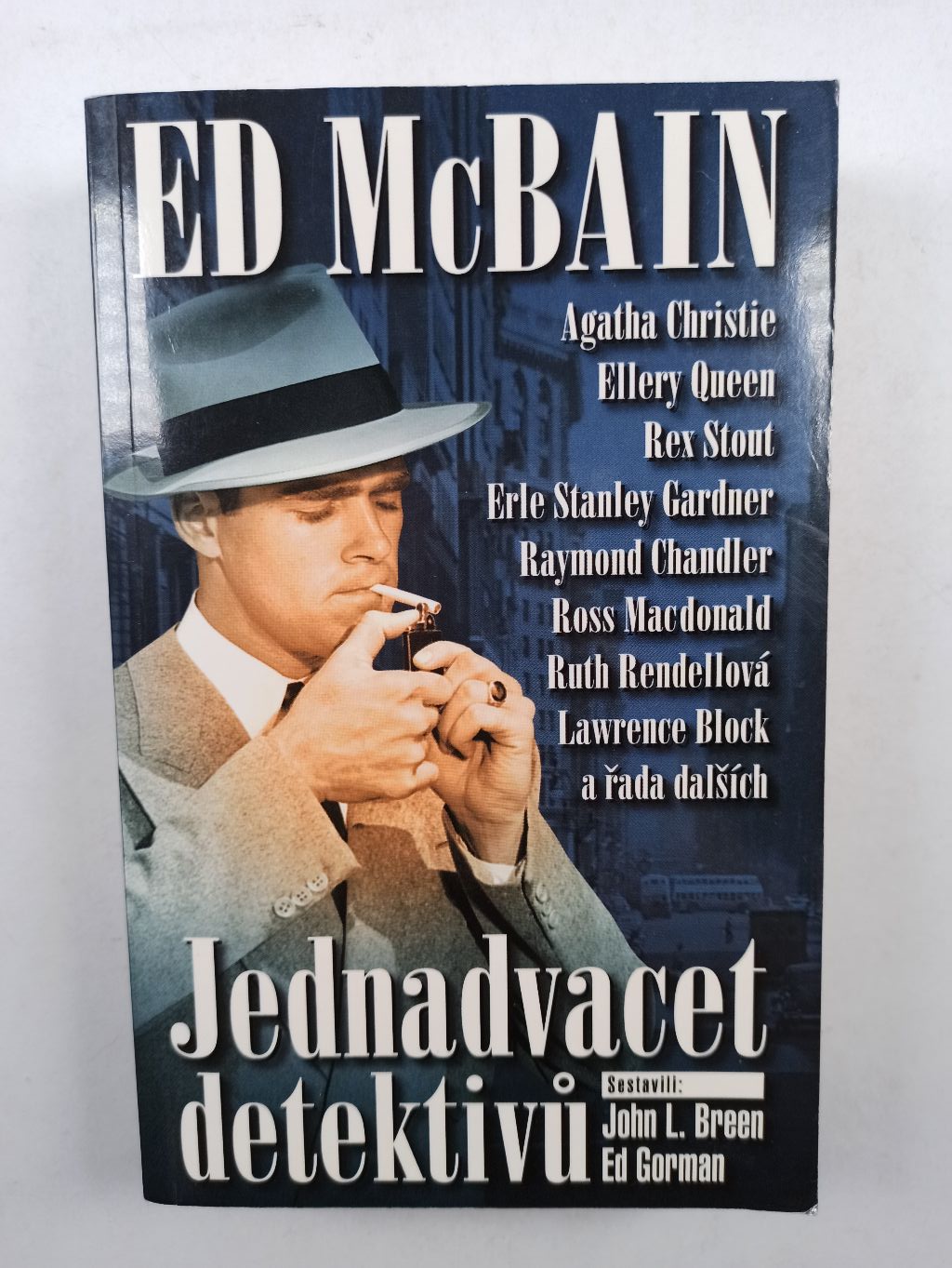 Jednadvacet detektivů Pevná (2003)