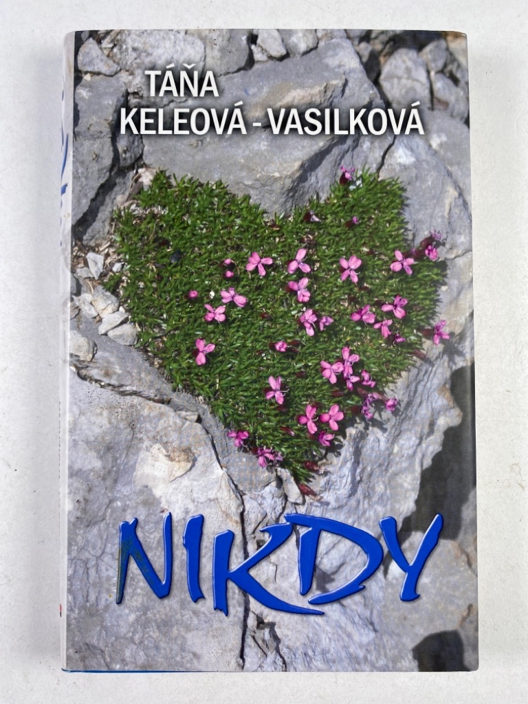Nikdy Pevná (2012)