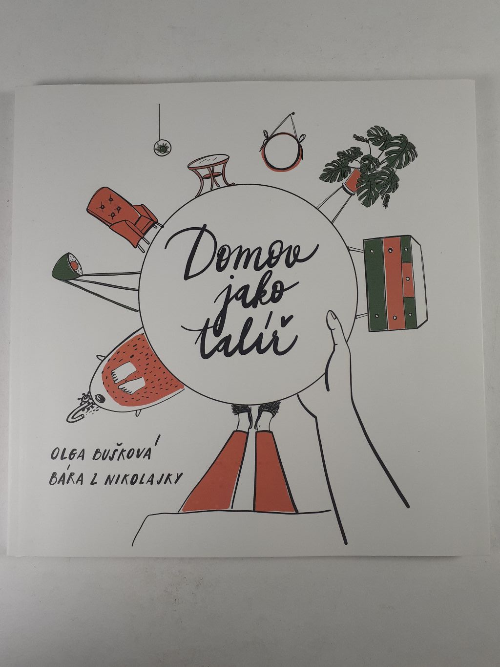 Domov jako talíř Měkká (2019)