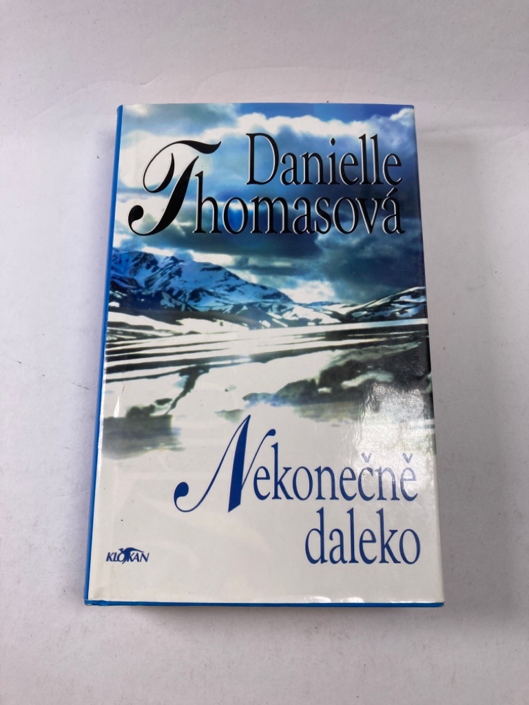 Levně Nekonečně daleko