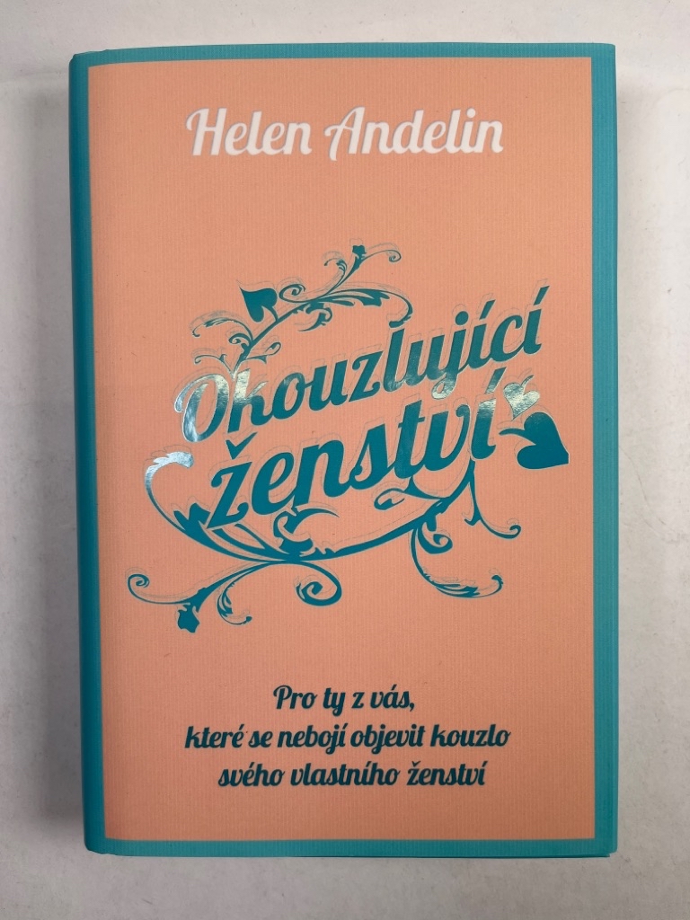 Okouzlující ženství Pevná (2019)