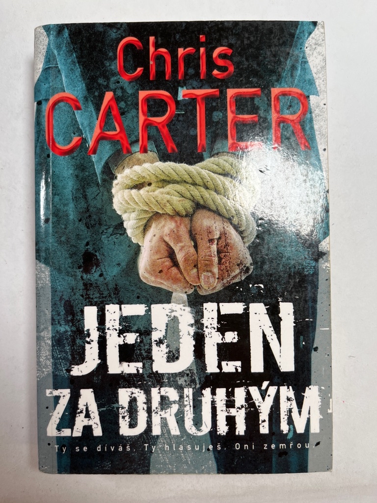 Levně Jeden za druhým Měkká (2017)