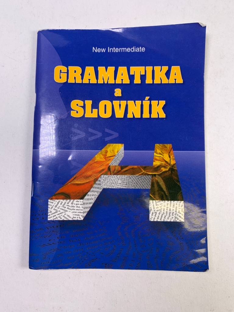 Levně Gramatika a slovník Intermediate Měkká (2019)