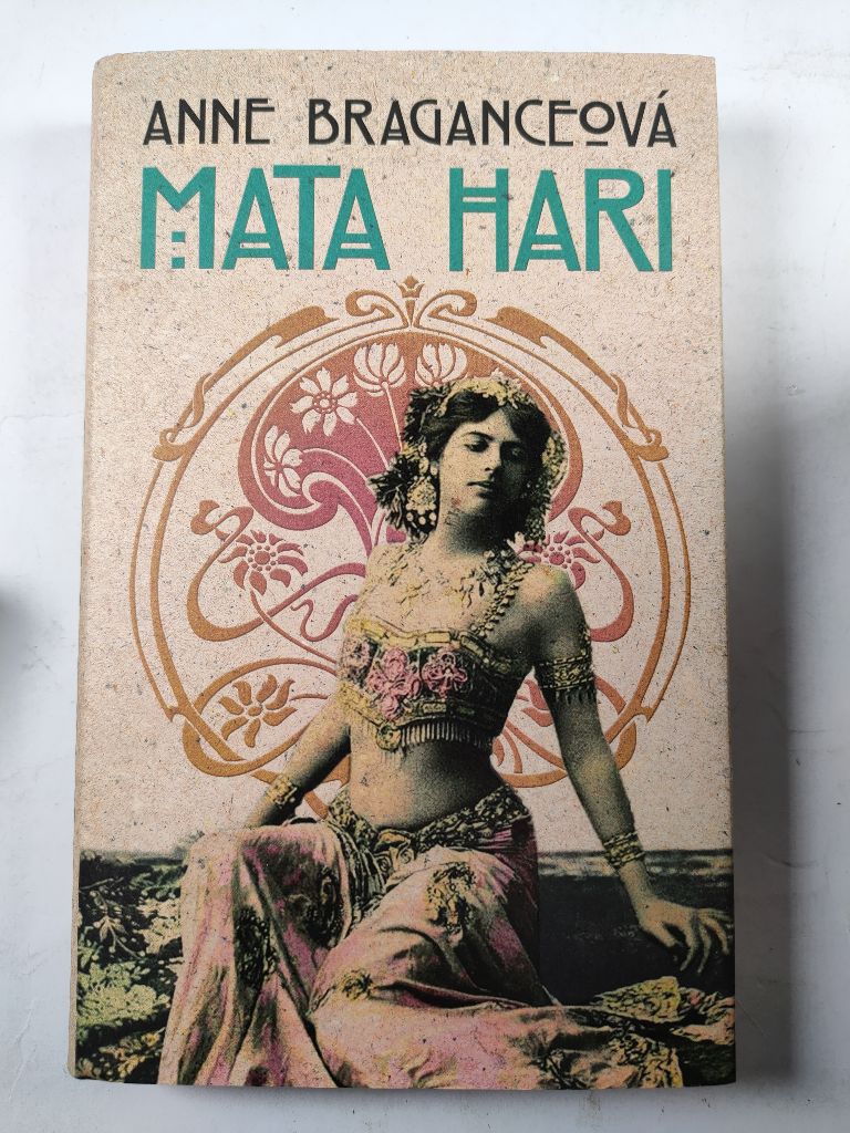Mata Hari Pevná (2014)