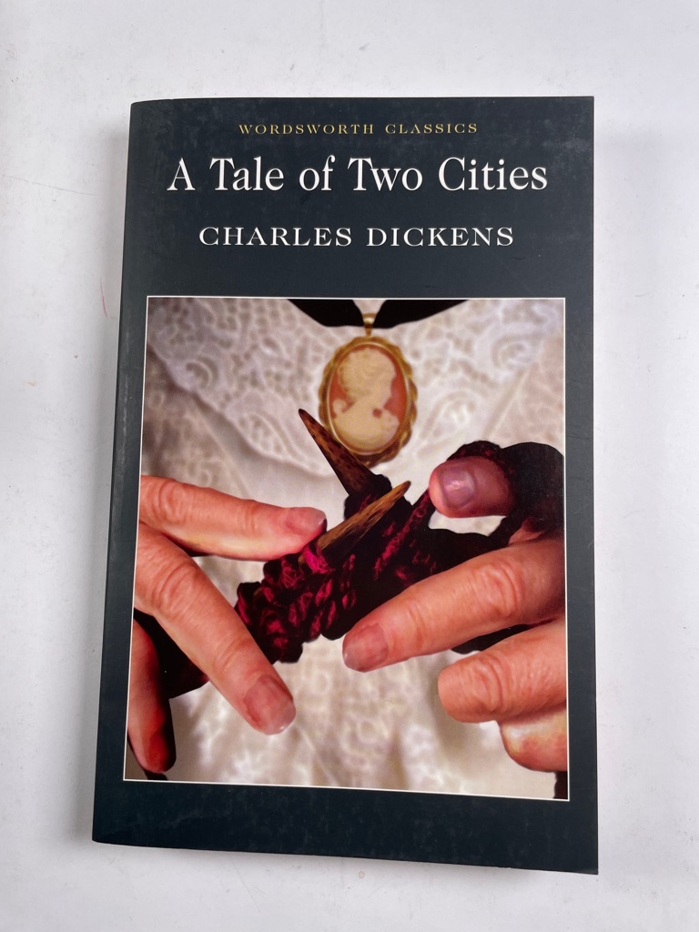 Levně A Tale of Two Cities Měkká