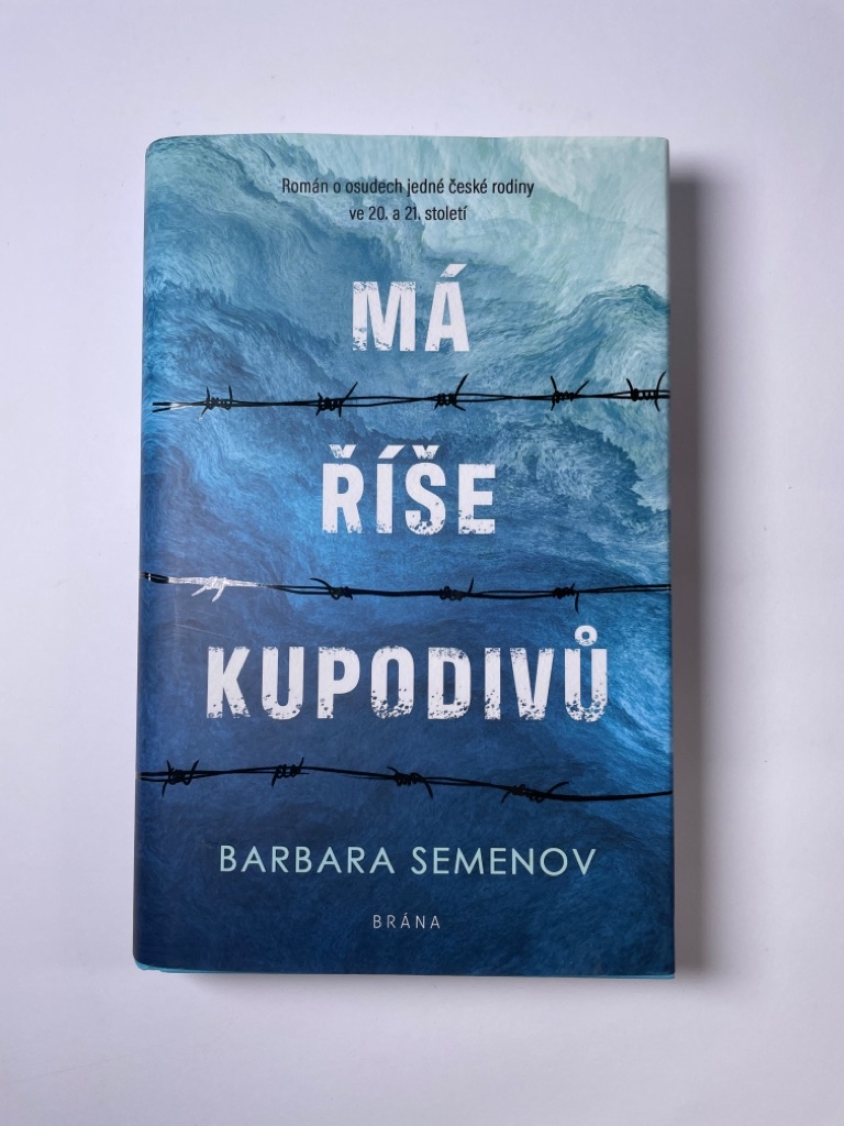Má říše kupodivů – Román o osudech jedné české rodiny ve 20. a 21. století Pevná (2021)