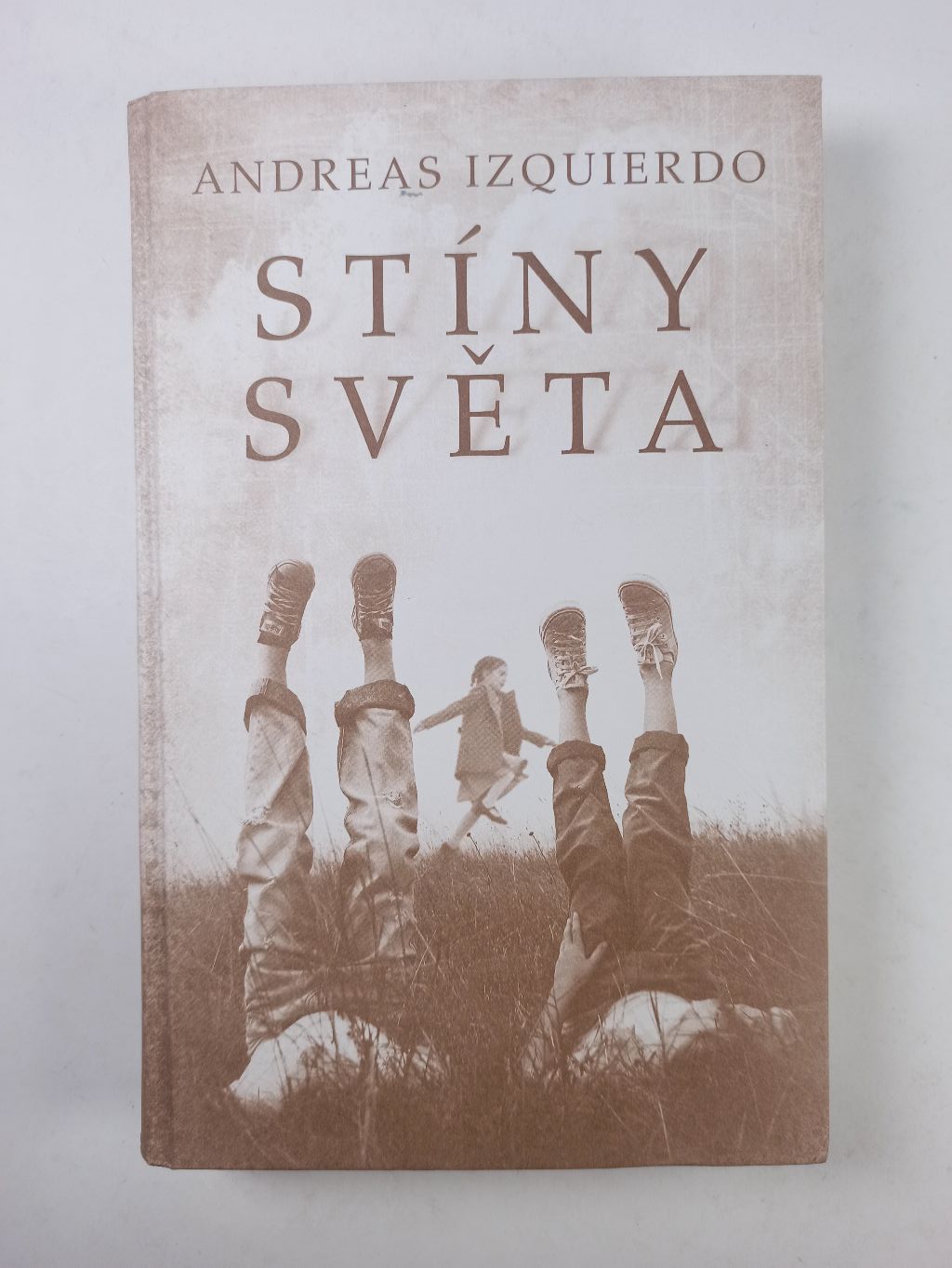 Levně Stíny světa Bez obalu (2021)