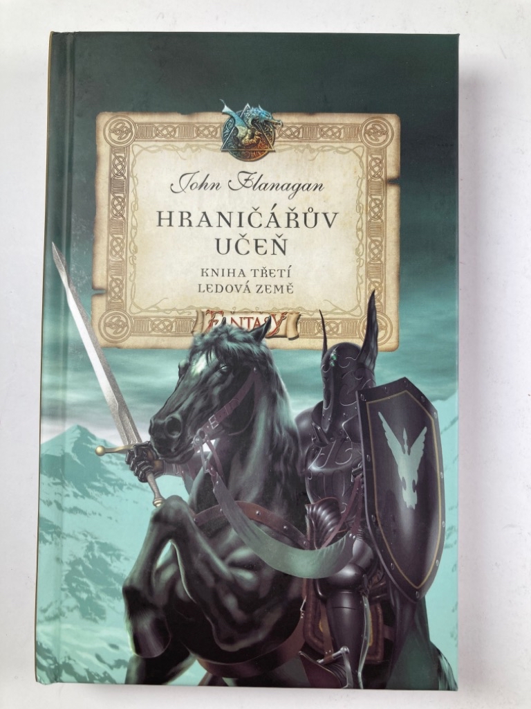 Levně Hraničářův učeň: Ledová země (3) Pevná (2016)
