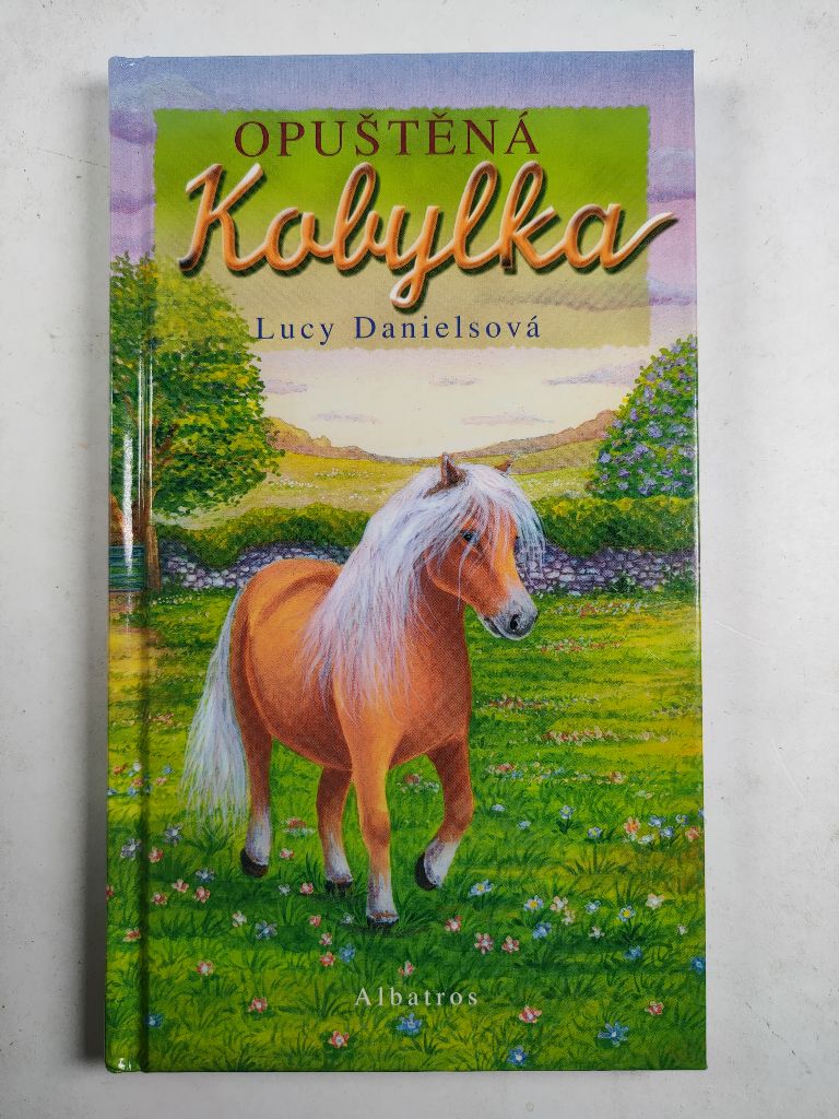 Levně Opuštěná kobylka