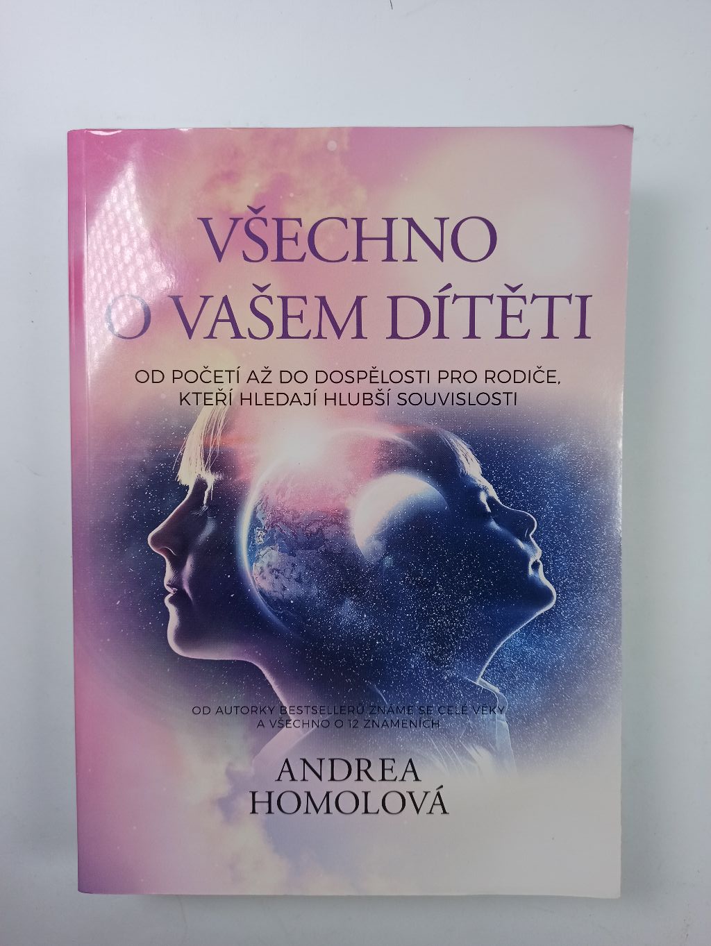 Levně Všechno o vašem dítěti Pevná (2020)