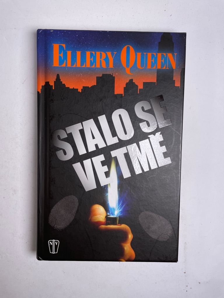 Levně Queen: Stalo se ve tmě (7)