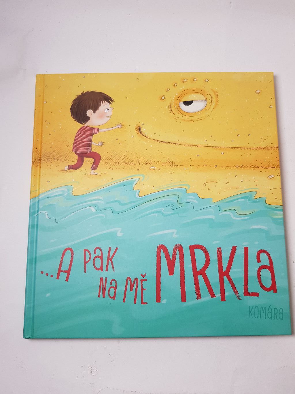 Levně A pak na mě mrkla