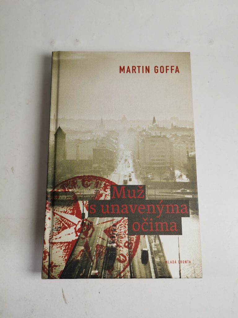 Levně Muž s unavenýma očima Pevná (2013)