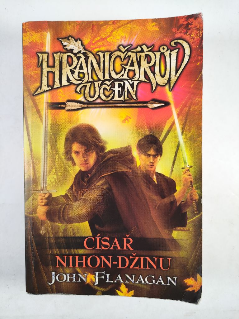 Levně Hraničářův učeň: Císař Nihon-džinu (10) Pevná (2015)