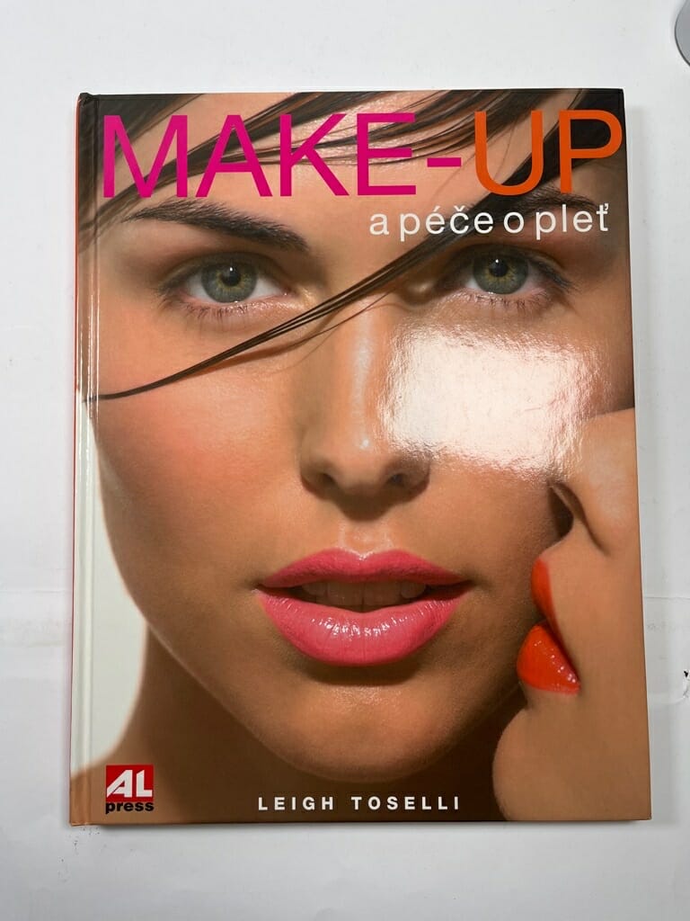 Levně Make-up a péče o pleť