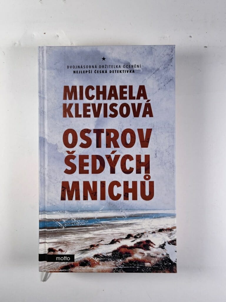 Ostrov šedých mnichů Pevná (2022)