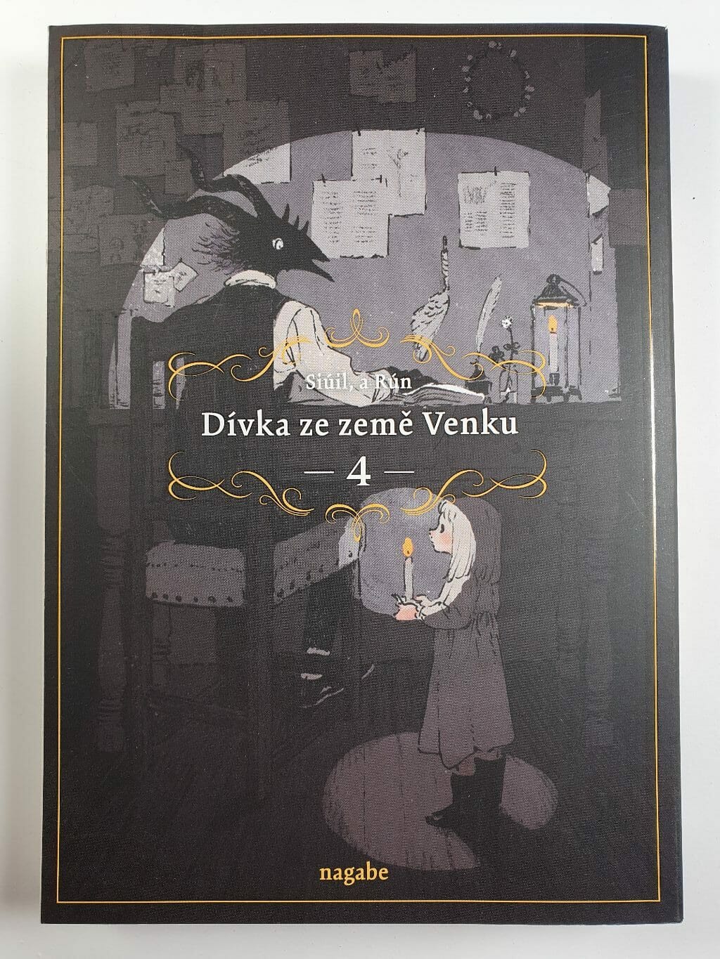 Levně Dívka ze země Venku (4)