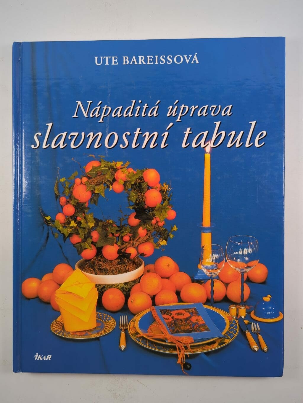Levně Nápaditá úprava slavnostní tabule