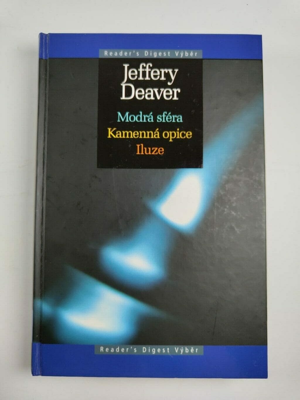Levně Modrá sféra: Kamenná opice ; Iluze