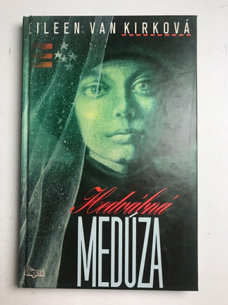 Levně Hedvábná medúza