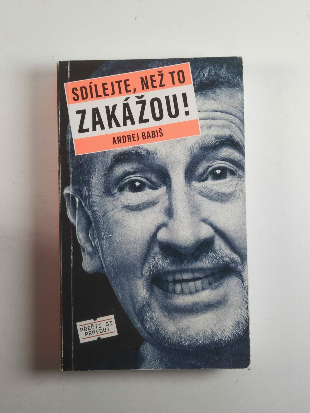 Levně Sdílejte, než to zakážou! Měkká (oranžová)