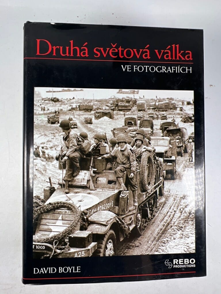 Levně Druhá světová válka ve fotografiích Pevná (2005)
