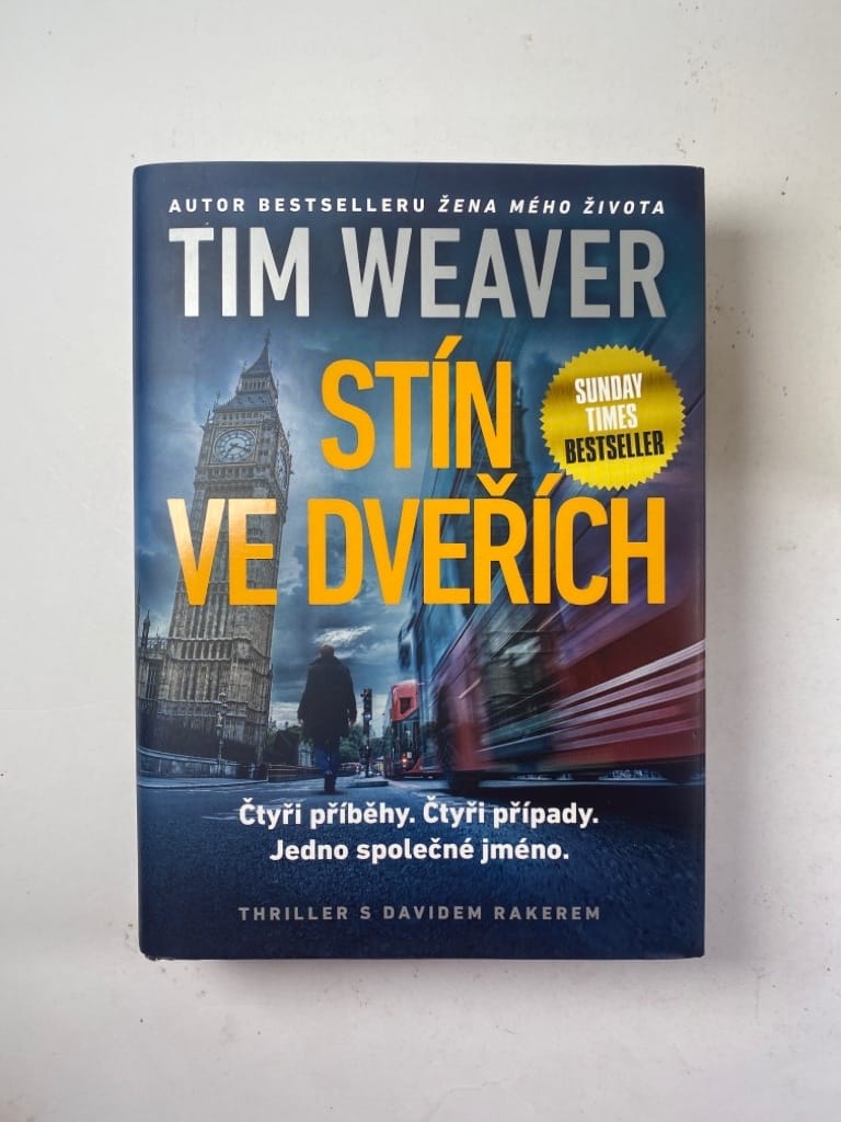 Levně Stín ve dveřích