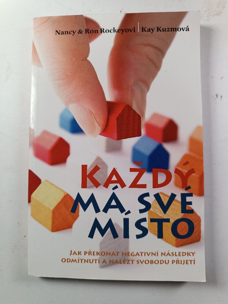Levně Každý má své místo Měkká (2021)