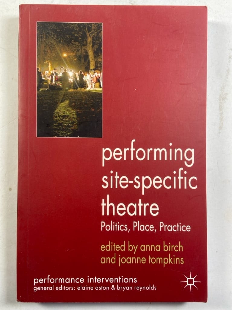 Levně Performing Site-Specific Theatre