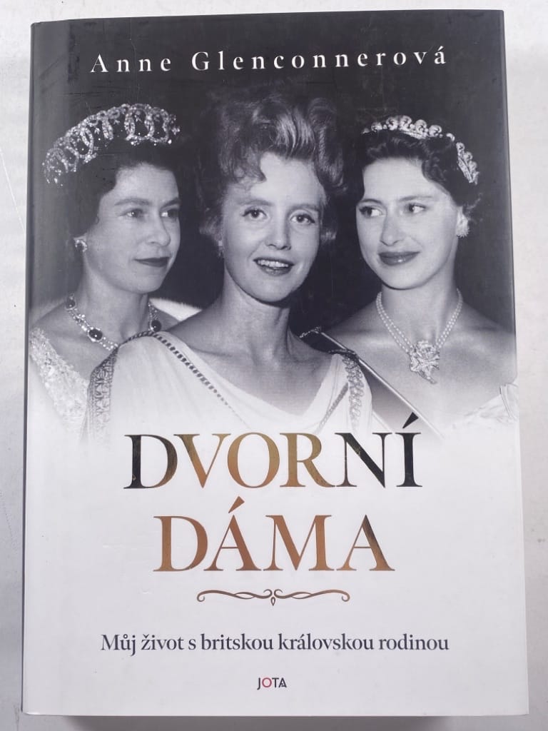 Levně Dvorní dáma