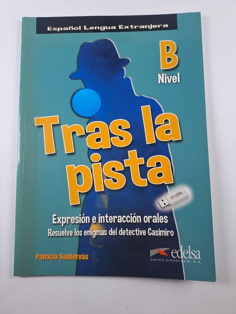 Levně Tras la pista