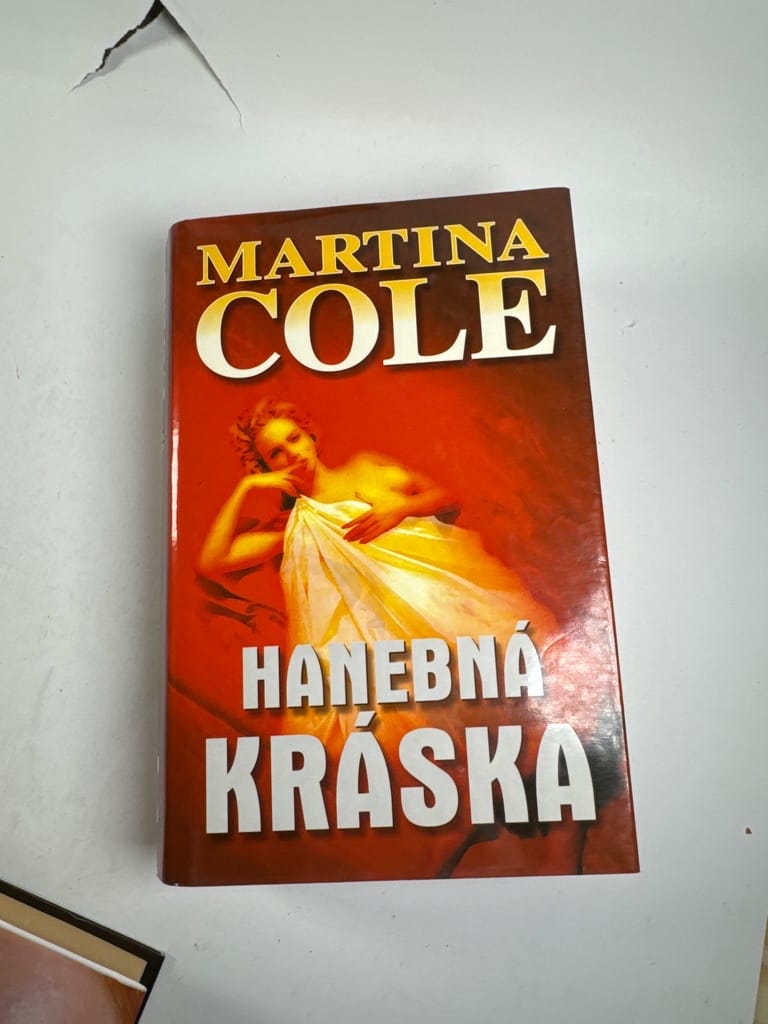 Levně Hanebná kráska Pevná (2004)