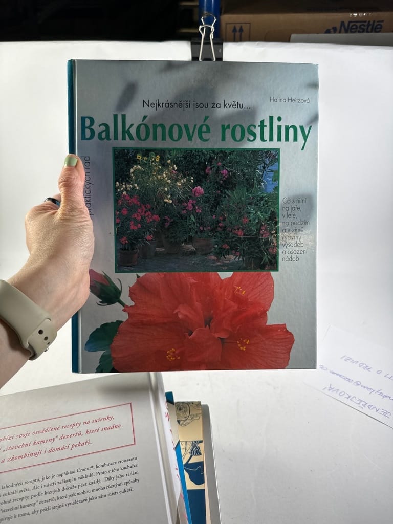 Levně Balkónové rostliny - Velká kniha praktických rad Pevná