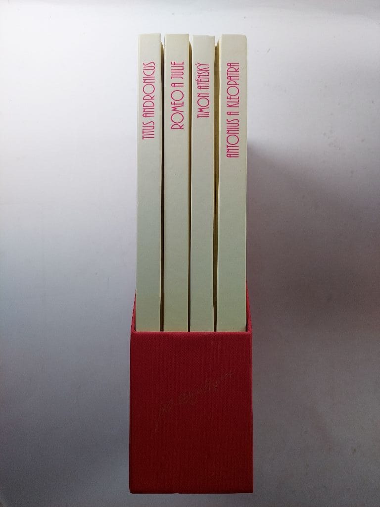 William Shakespeare box (Titus Andronicus, Romeo a Julie, Timon Aténský ...