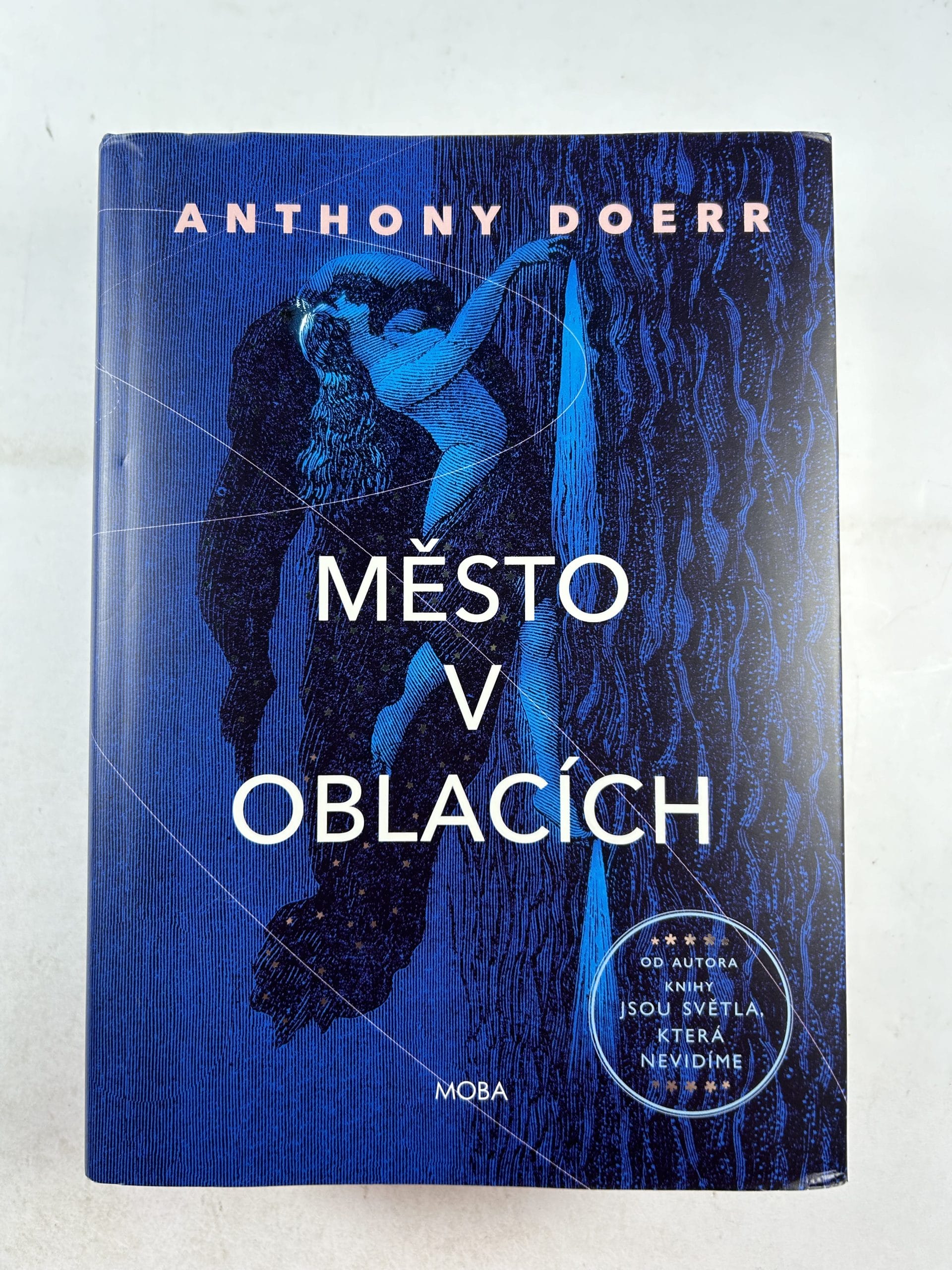Levně Město v oblacích