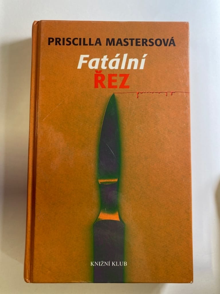 Levně Fatální řez